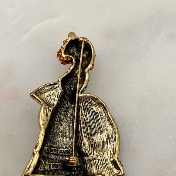 Heidi Daus Fabulous Crystal Cat Brooch Pin Sparke Cat in Dress with Hat and Cane - Picture 5 of 7